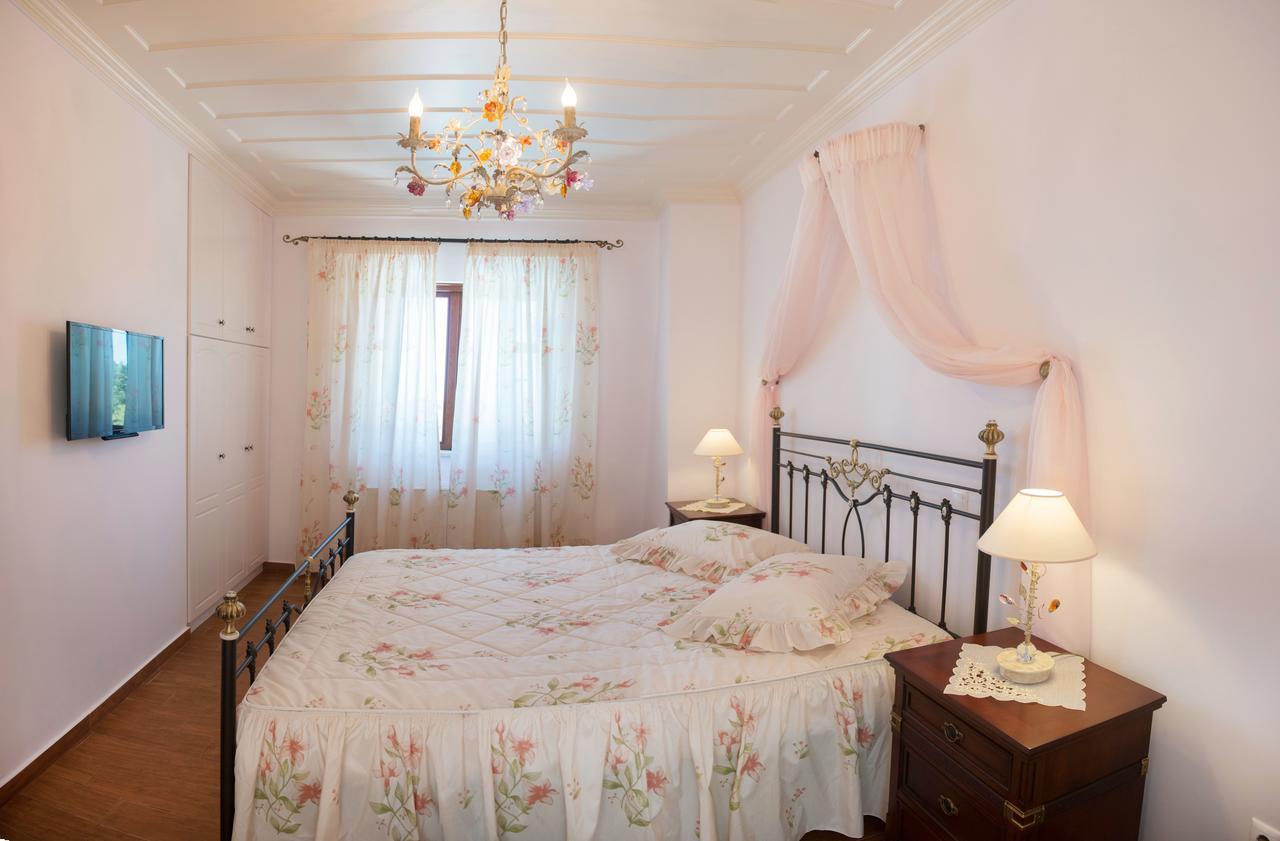 Florena Villas Spanokhorion Bagian luar foto
